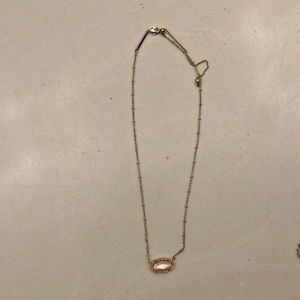 Kendra Scott necklace